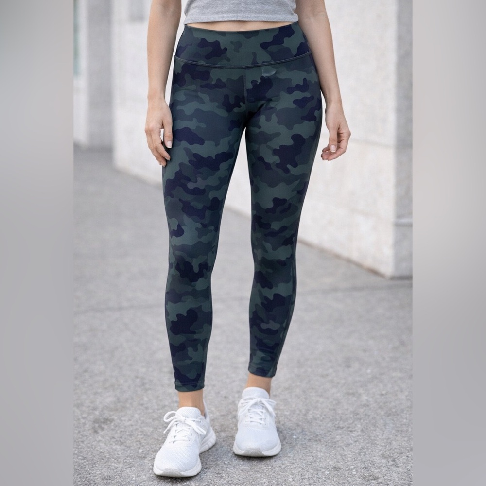 Old Navy High-Rise Go-Dry Camo Leggings